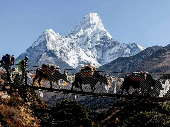 ama-dablam